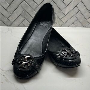 Tory Burch Shiny Black Loafers with Signature Emblem